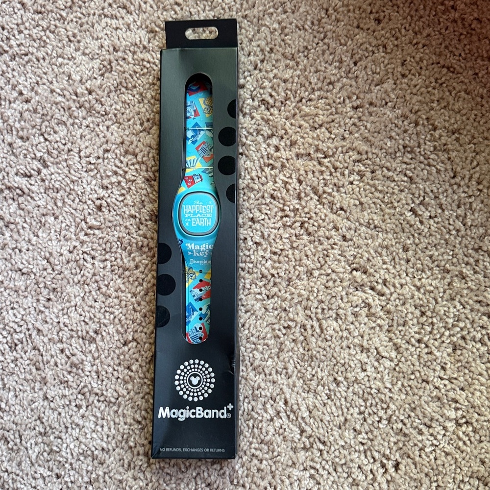 New MagicBand Disney Themed Wristband.